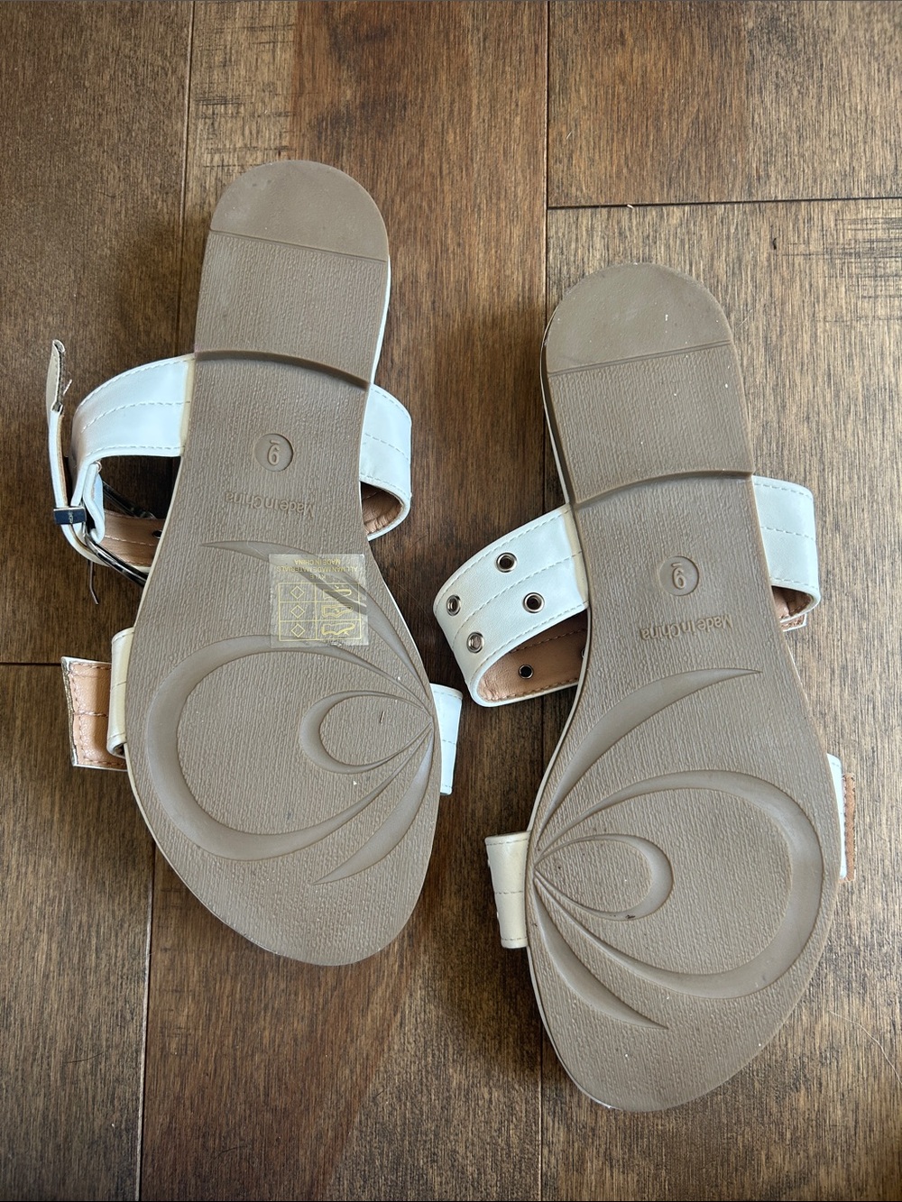 BERNESS White Double-Strap Buckle Slide Sandals Size 9 - Picture 2 of 4